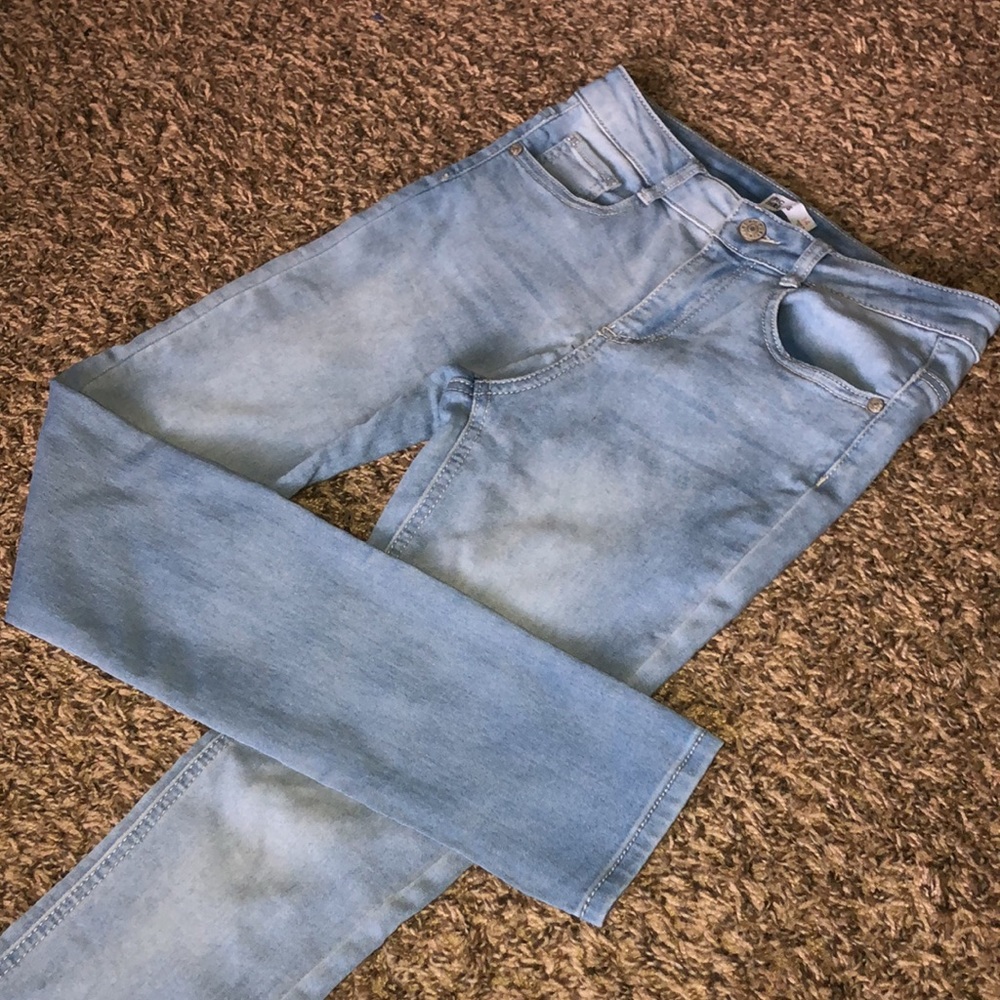 Epic Threads Girls Light Blue Jeans - Picture 4 of 17